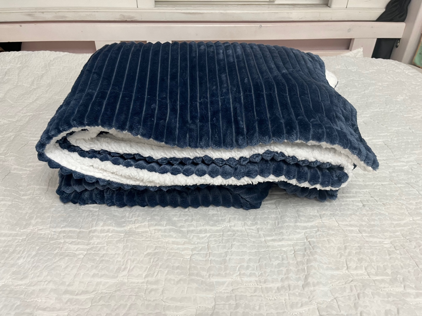 양털이불 접은 이미지