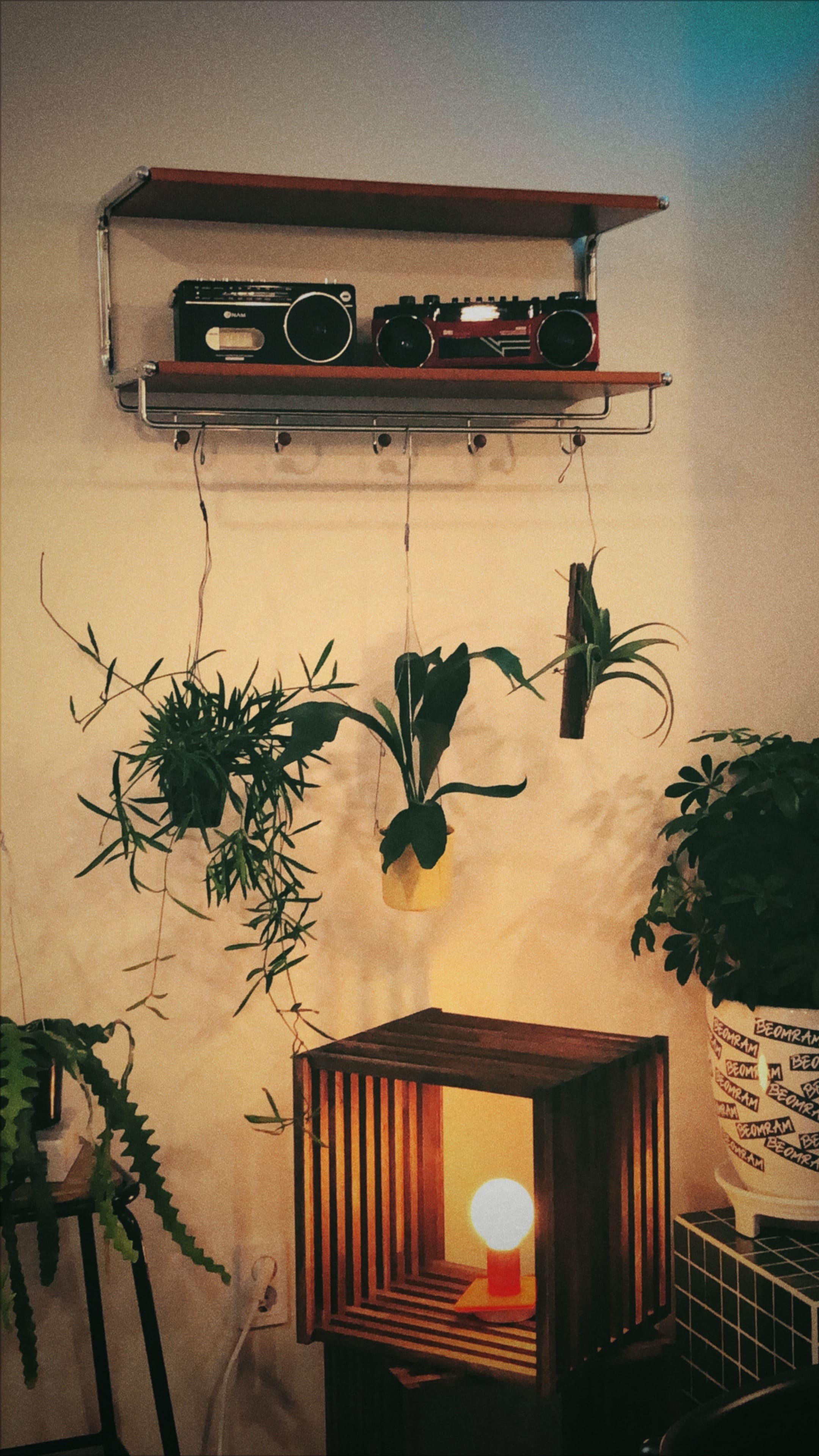 필카 갬성사진 범람 내부 벽면