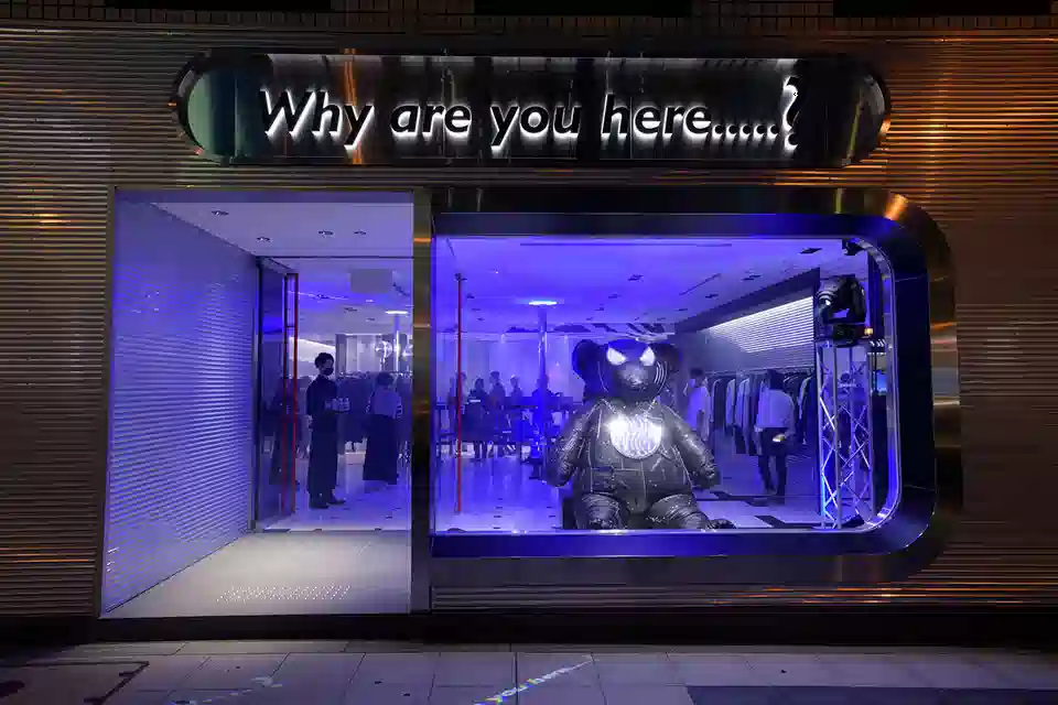 Why are you here...？