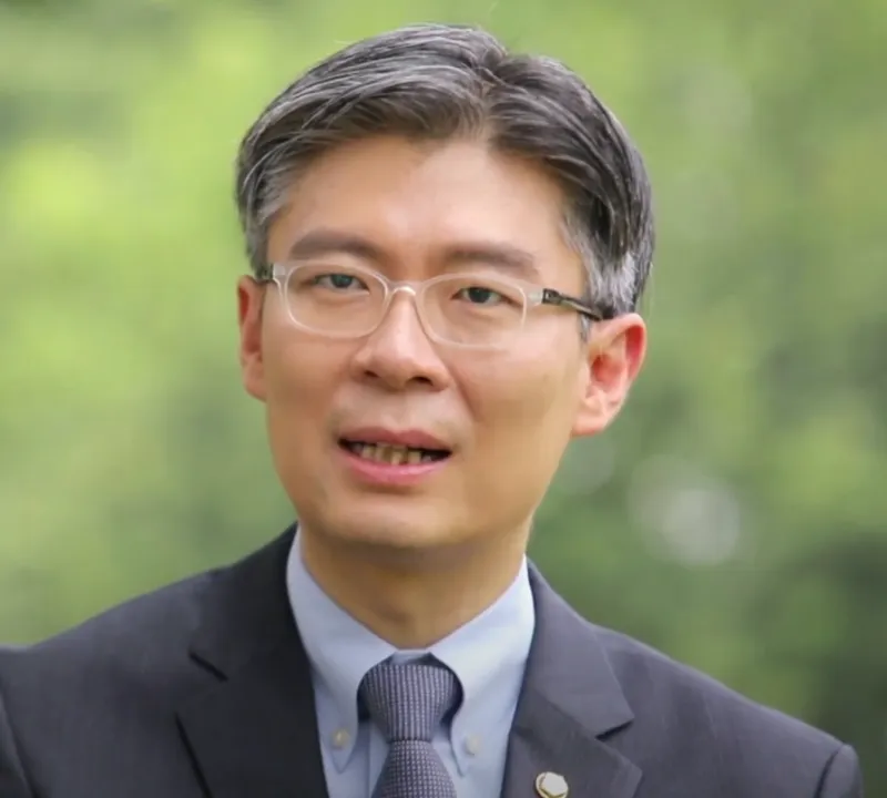 국회의원 인터뷰 사진48.webp