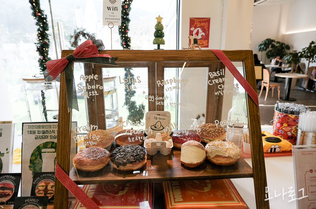 도넛맛집 도넛드로잉 드로잉도넛 판교도넛 미금도넛 분당도넛 판교카페 판교카페추천 미금카페 미금카페추천 분당카페 분당카페추천 분당브런치 판교브런치 브런치카페추천 초코도넛 피넛도넛 라즈베리도넛 우유생크림도넛