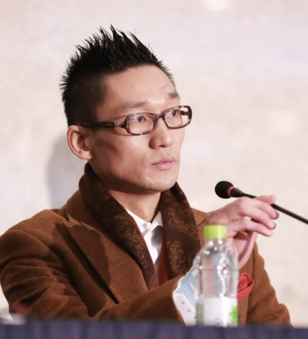 왕진진 지명수배