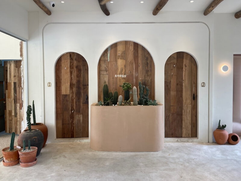 수원 신상 카페 맛집 도나스데이 수원 - 1층 전경