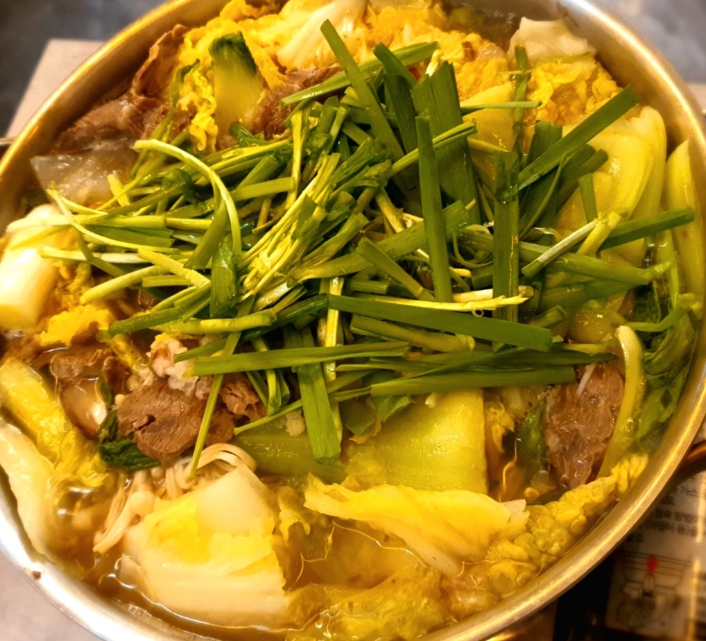 국물이-깔끔합니다.