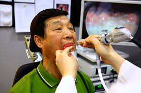 목에 이물감이 느껴지는 증상