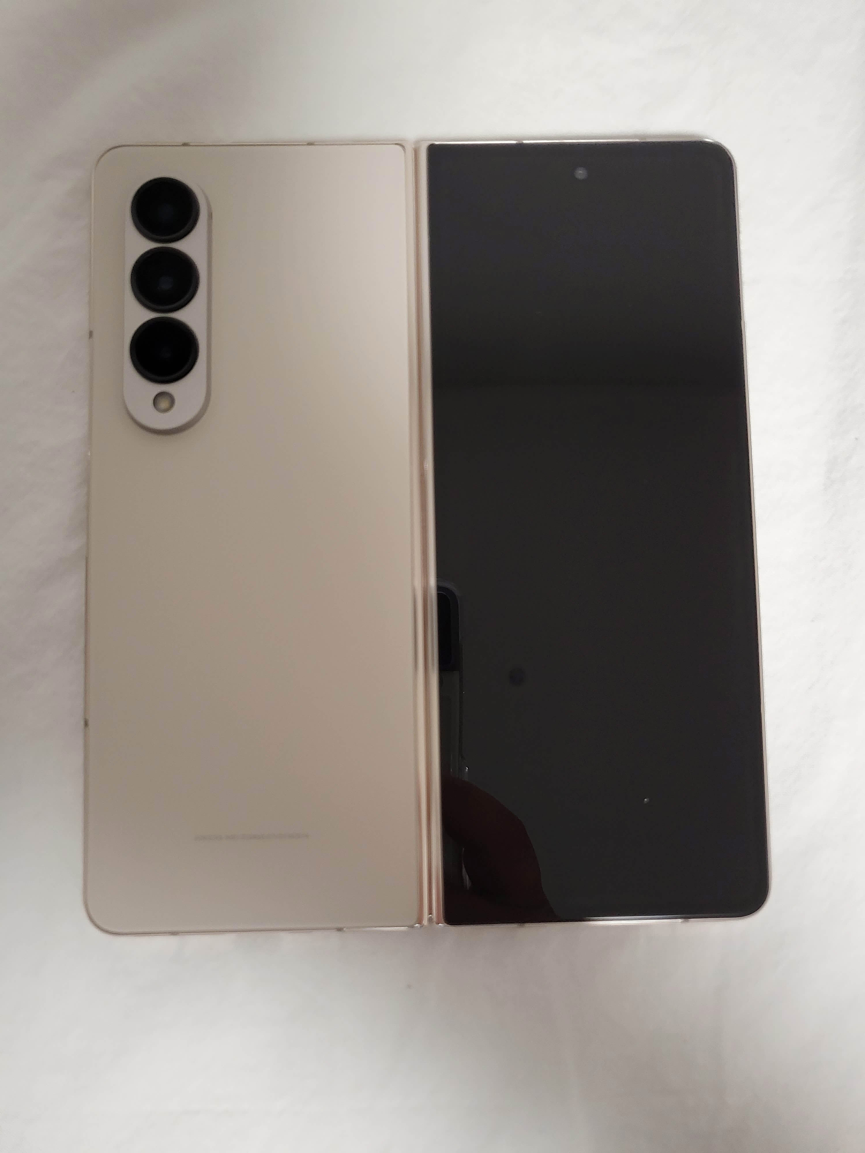 갤럭시폴드4 와부 화면 사진