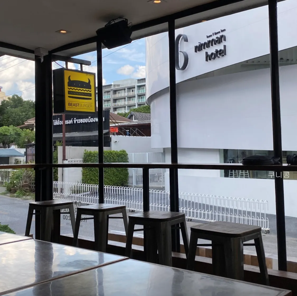 태국-자유여행-치앙마이-가볼만한곳-추천,-꼭-먹어봐야할-푸팟퐁커리-로띠-햄버거-맛집-정보