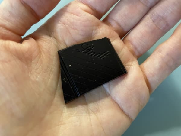 린트 엑설런스 다크 초콜릿 추천 - 2번째 조각