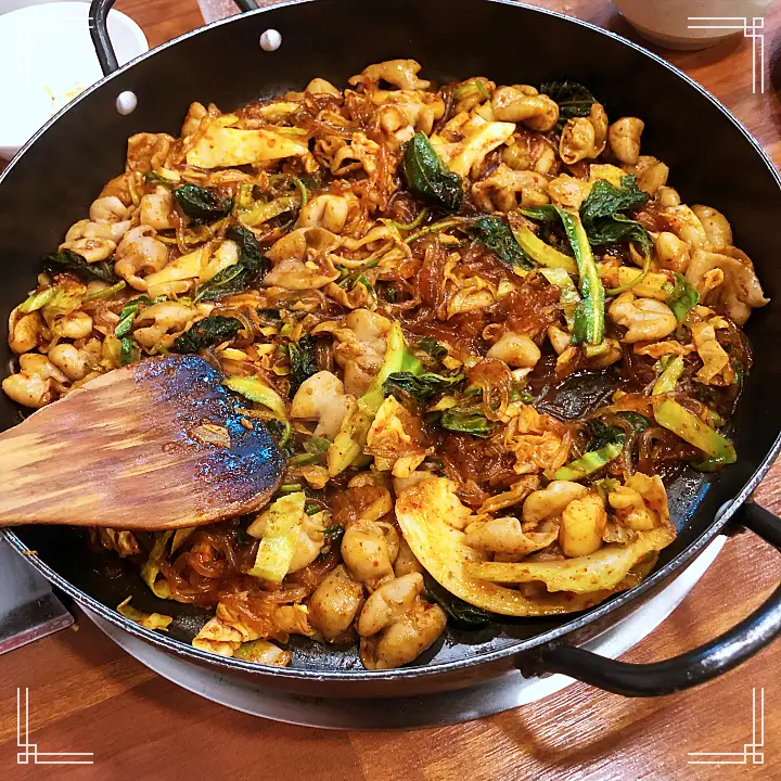 마이크를 잡아라 부천 역곡상상시장 낙지 야채곱창볶음 한방 영양죽 삼계탕 참기름 고춧가루 맛집 전국 택배 주문 가볼만한 곳 추천