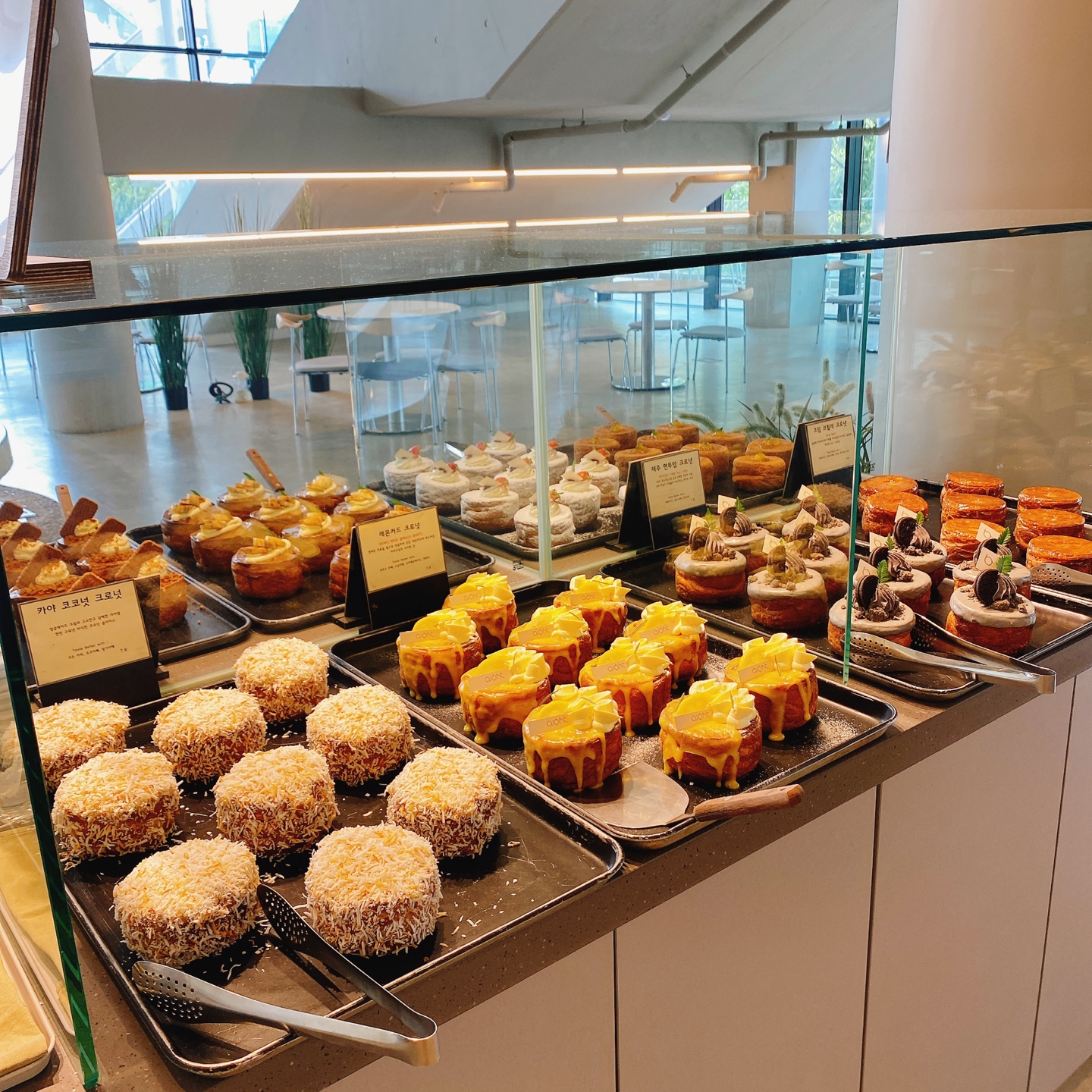 대전 대형베이커리 카페 크로넛 유성공원 에이트 aight