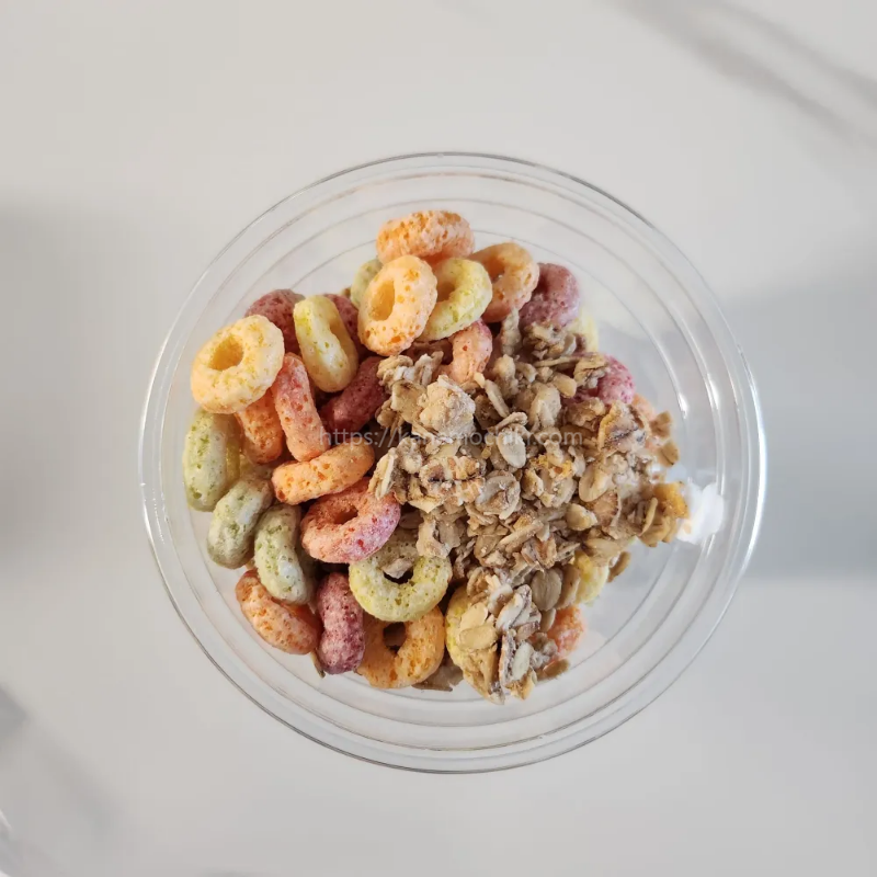 빽다방요거트아이스크림-후루트링-그래놀라토핑