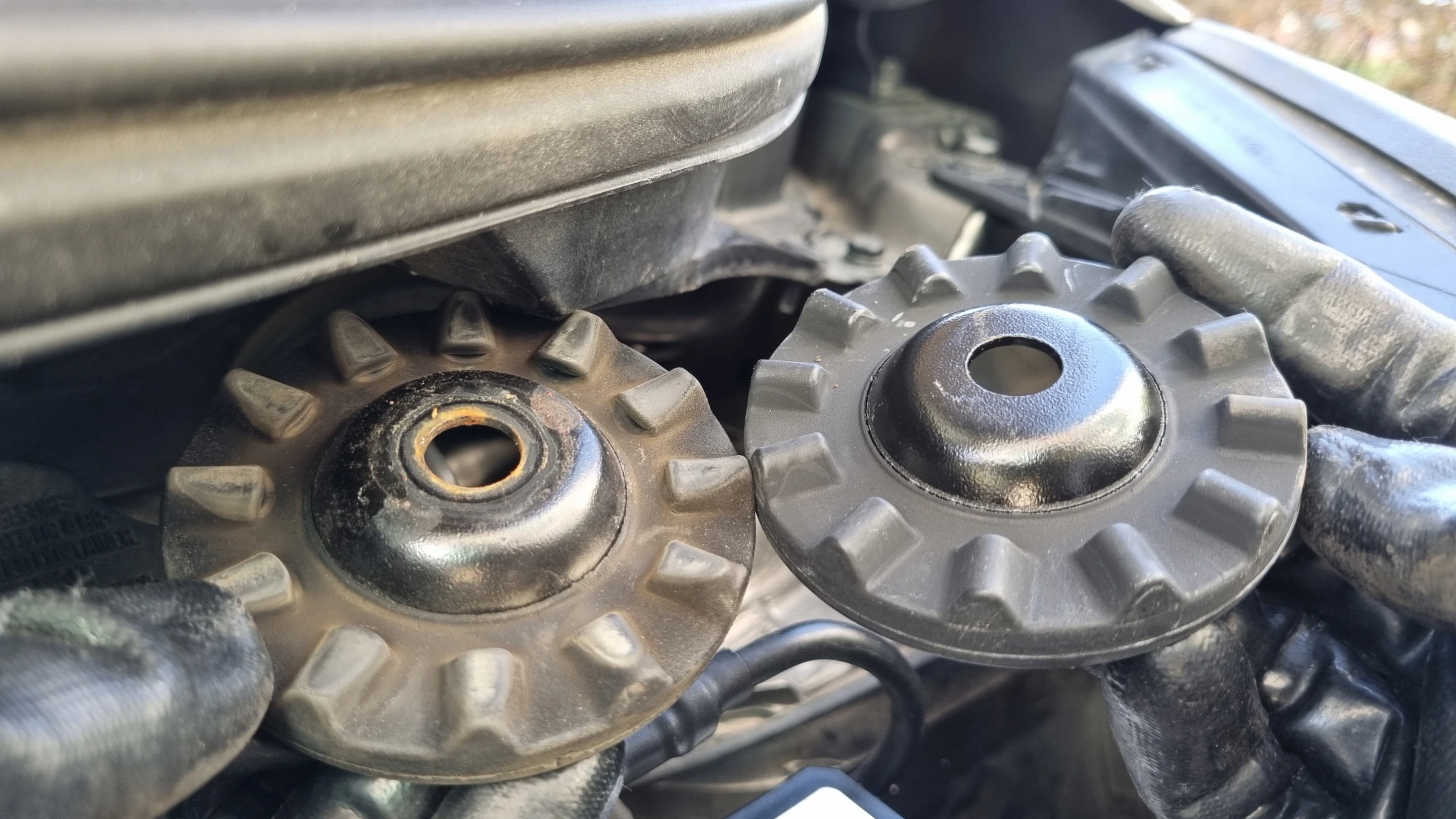 쇼바마운트 인슐레이터 더스트 커버 비교