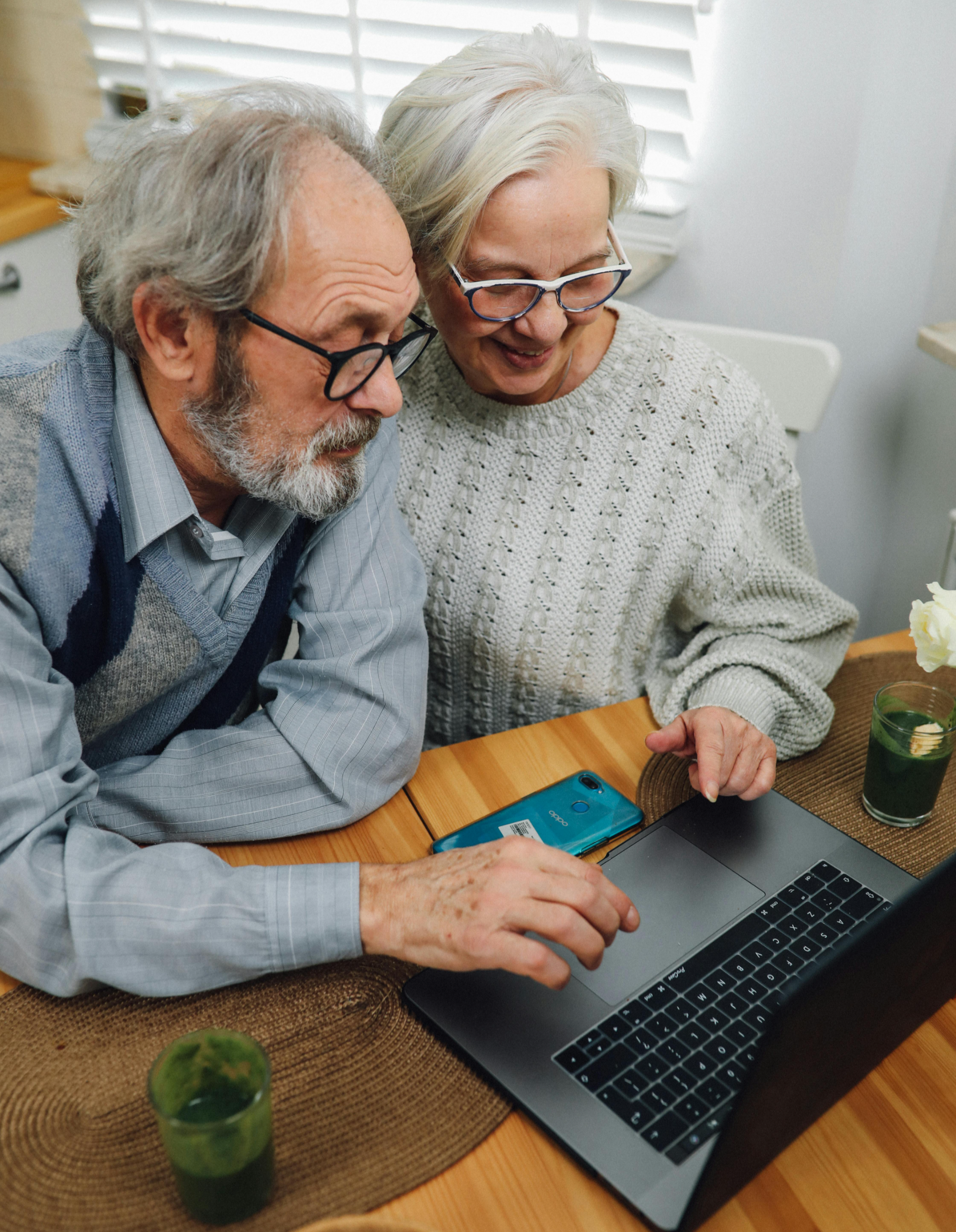 당신의 노후는 안녕하십니까? 시니어 300만원 긱워커 N잡러