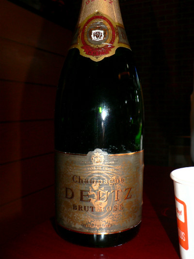Deutz Brut Rose의 모습