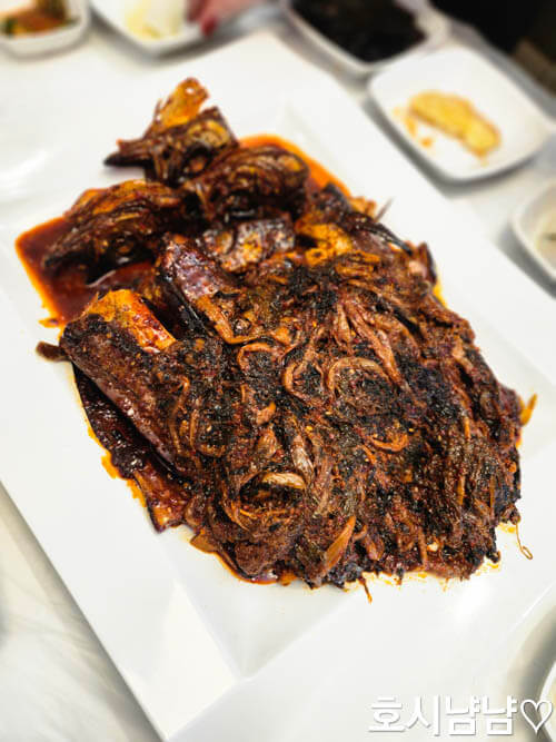 코다리덕장 시래기 코다리조림 한상, 넉넉한 양의 코다리와 시래기