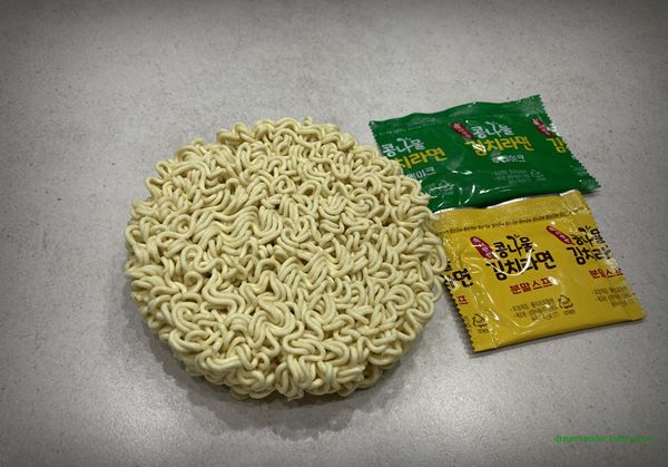 삼양 콩나물 김치 라면 2022년 12월 ~ 2023년 3월 면