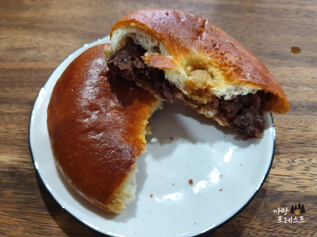 류재은 베이커리 단팥빵