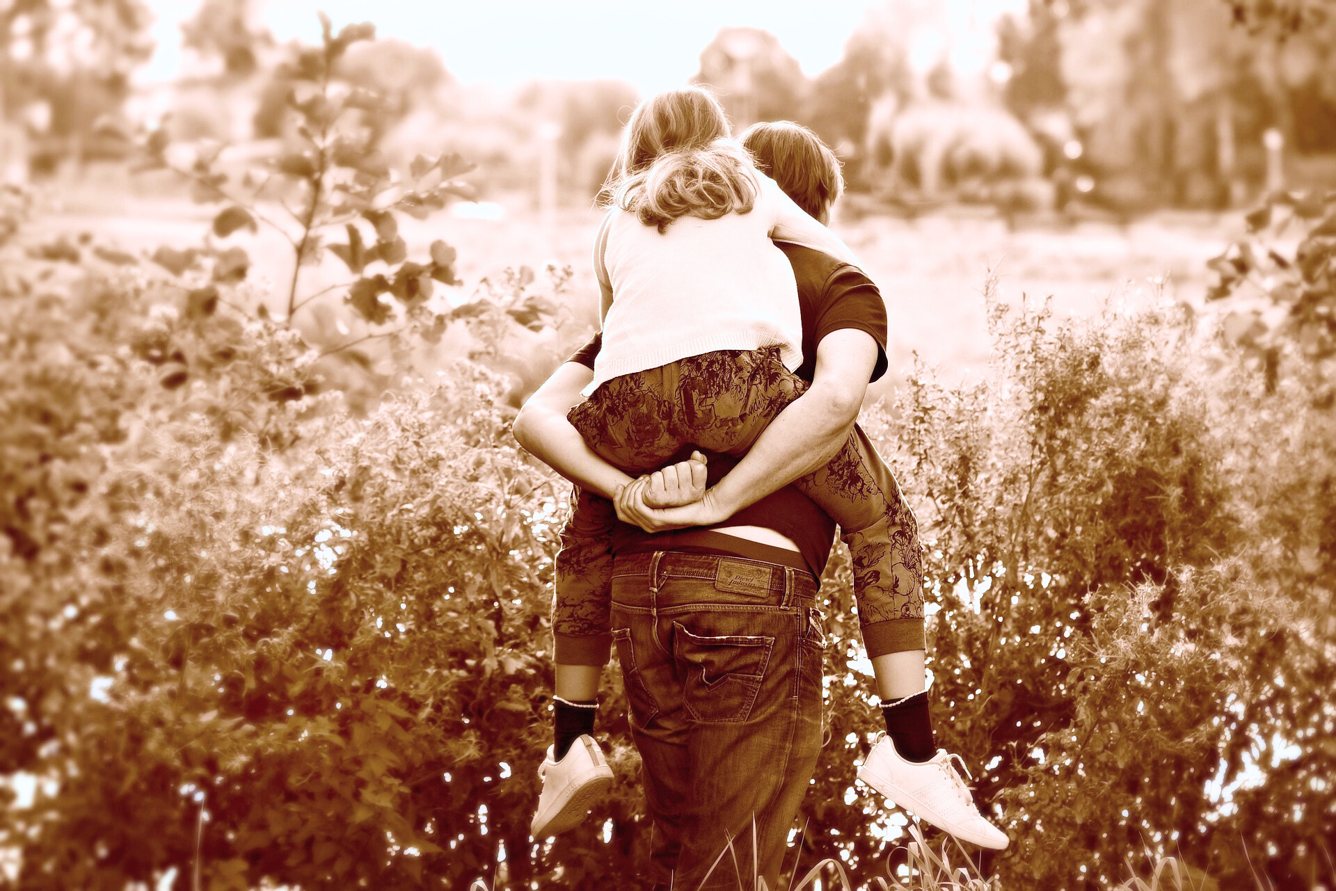 언제까지 짊어지고 가실 건가요?