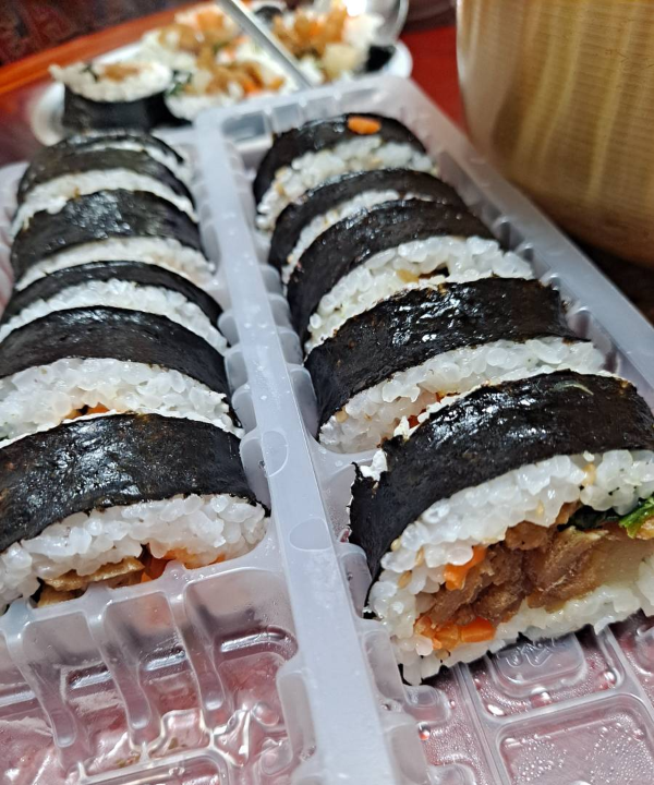 김밥 두팩 모두 개봉