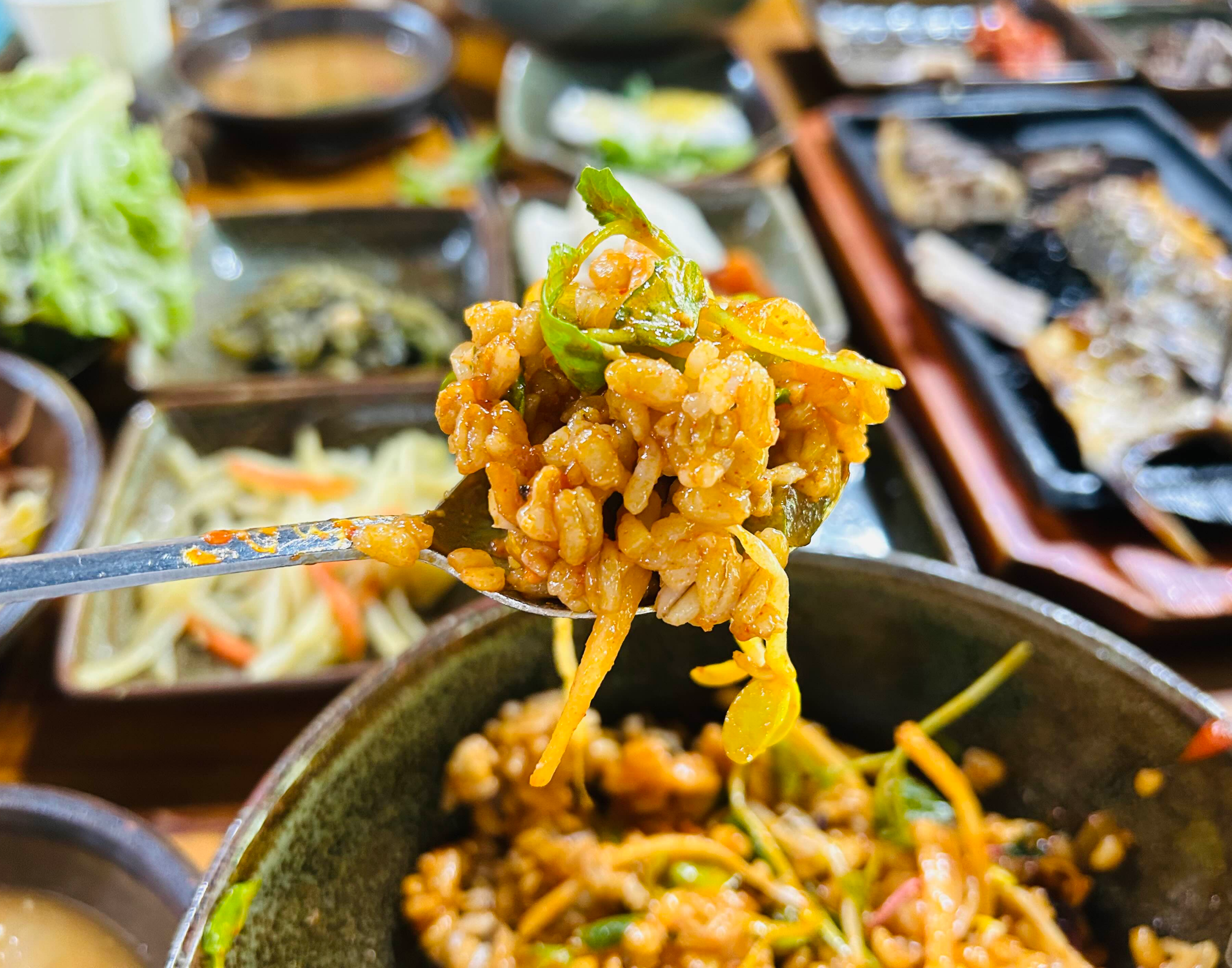 '보리밥짓는사랑방한정식'