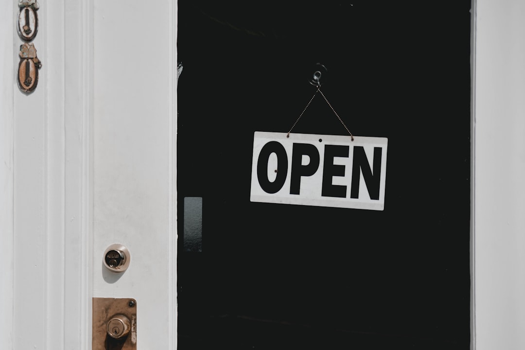 소상공인을 영어로 small business owner로 추천합니다.