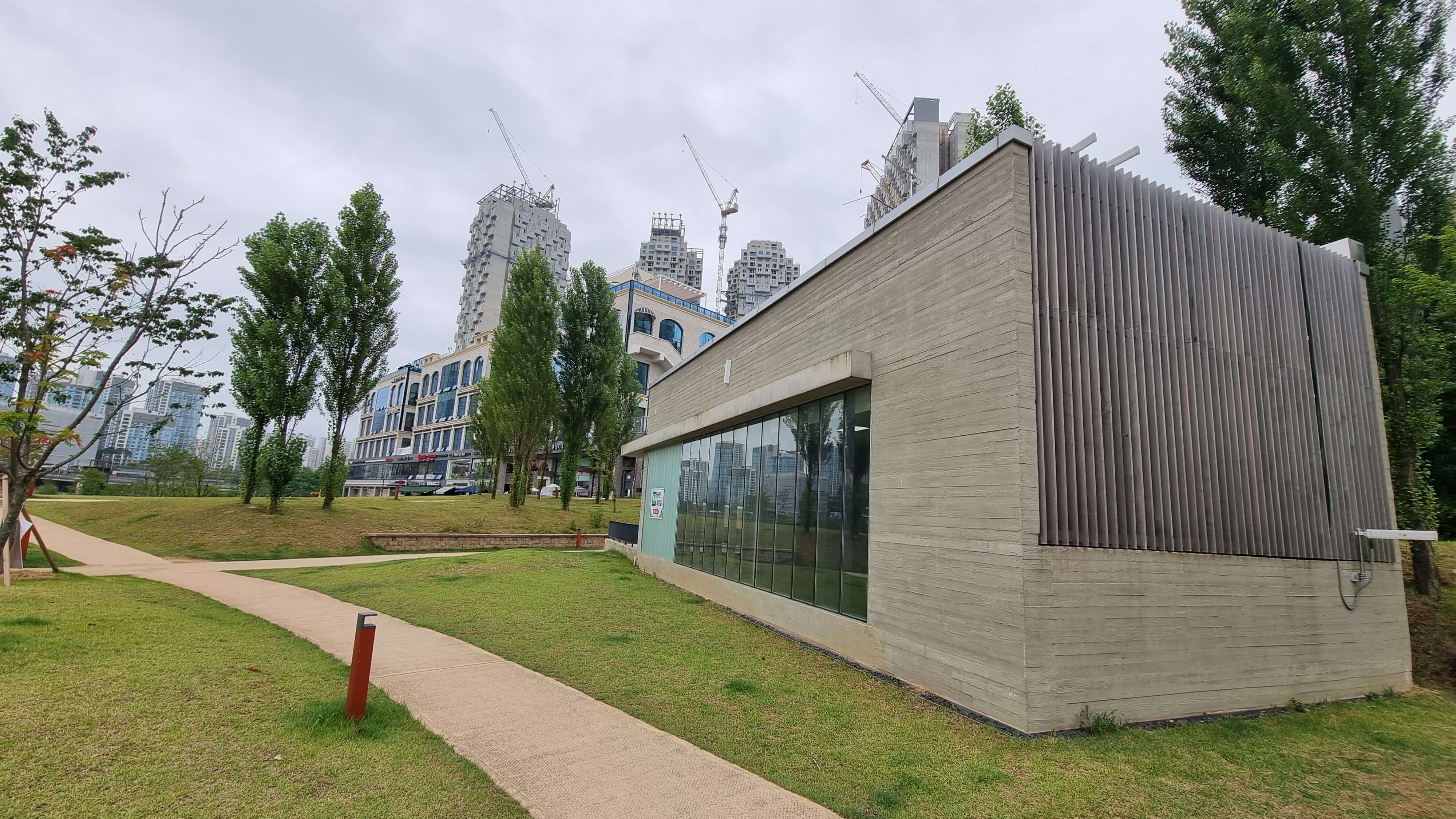 동탄호수공원 1번 지하주차장 입구