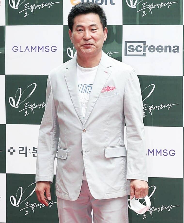 배우-이한위