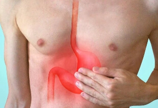 위염에 고생하는 환자의 위