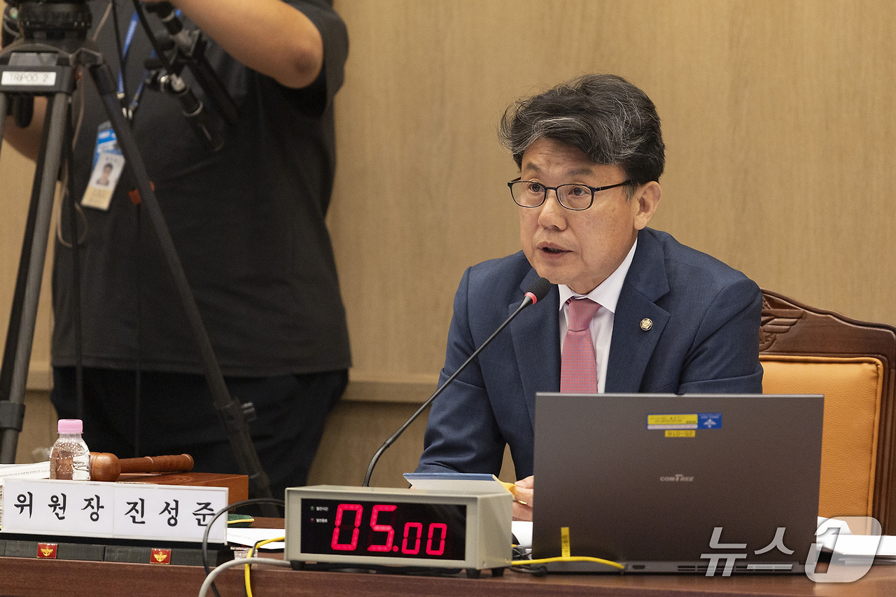 진성준 의원 국방위원회 방미와 A2 비자 관련 이전 기사 자료 이미지 3B