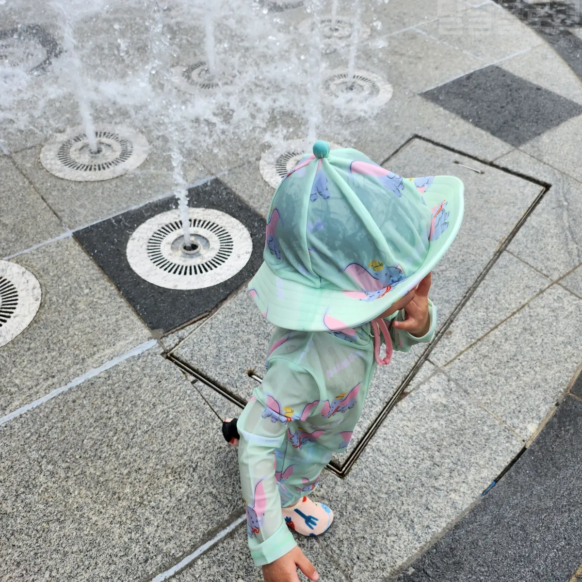 성동구-살곶이-물놀이장-아기-바닥분수