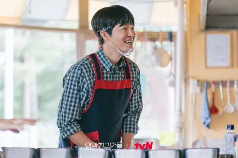 엄마친구아들에서 배근식 역을 맡은 조한철