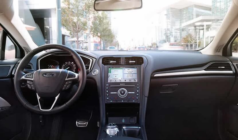 포드 퓨전 실내