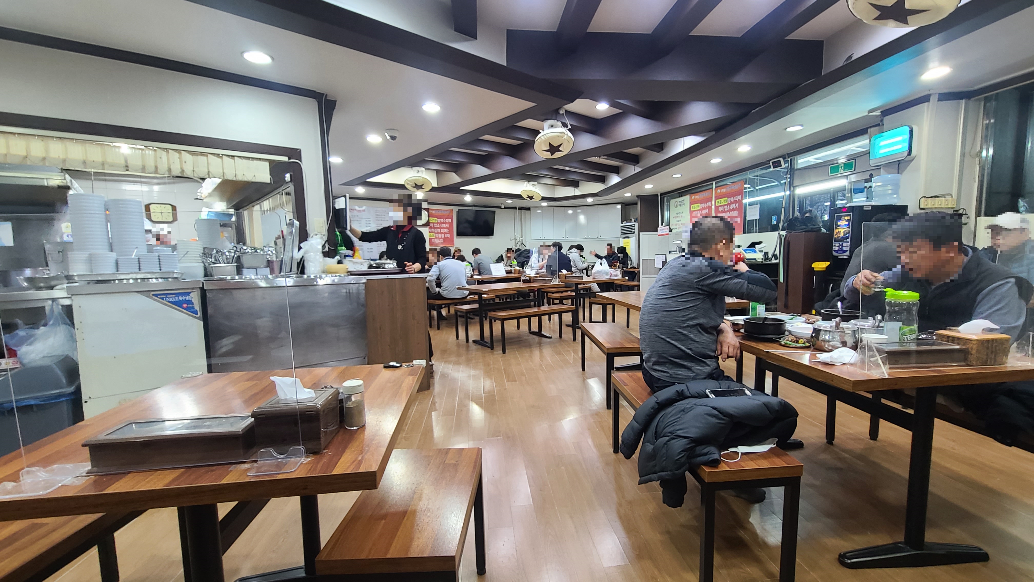 진천토종순대가좌동본점-내부