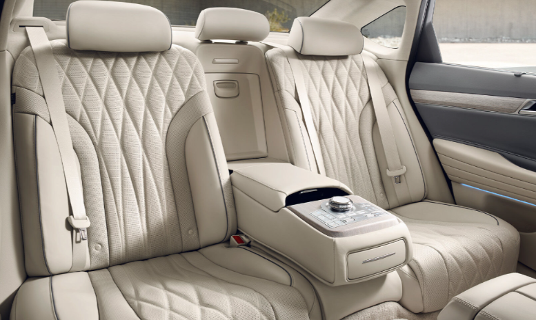 제네시스 G80 vs 경쟁 모델 비교: BMW 5시리즈&amp;#44; 벤츠 E클래스와 어떤 차이가?