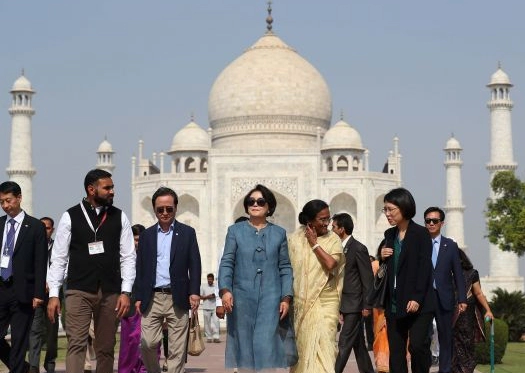 윤건영 김정숙 여사 인도방문 해명 이유