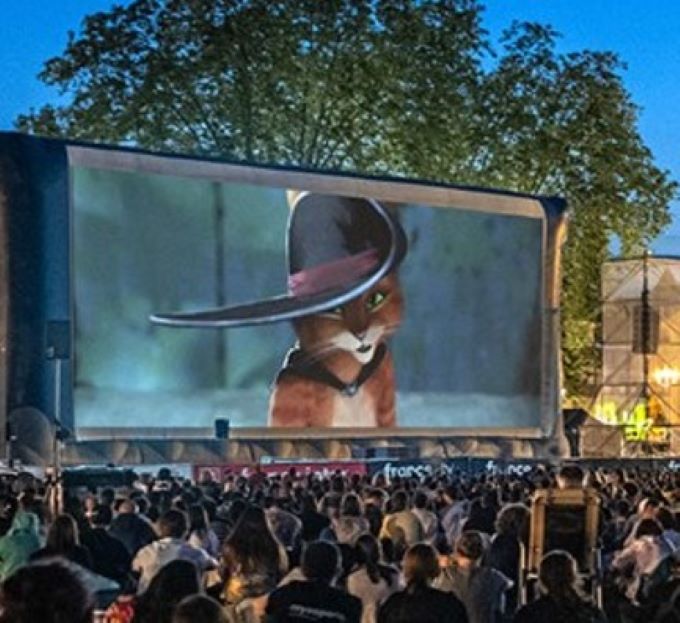 프랑스 안시 국제 애니메이션 페스티벌 야외 상영 모습