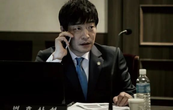 변호사 고동호(손현주)