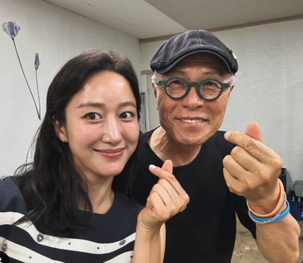 백반기행에서-전혜빈과-허영만의-사진