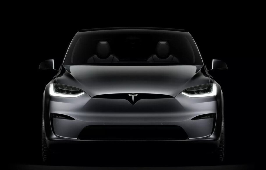 테슬라 매트릭스 헤드라이트 사진