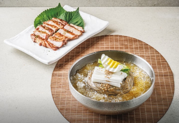 오늘N 퇴근후N 휘준 아나운서가 소개하는 휘슐랭 가이드 홍대 맛집 반가 숯불닭갈비 