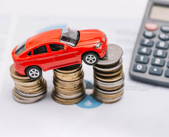 빨간색 자동차와 동전, 계산기