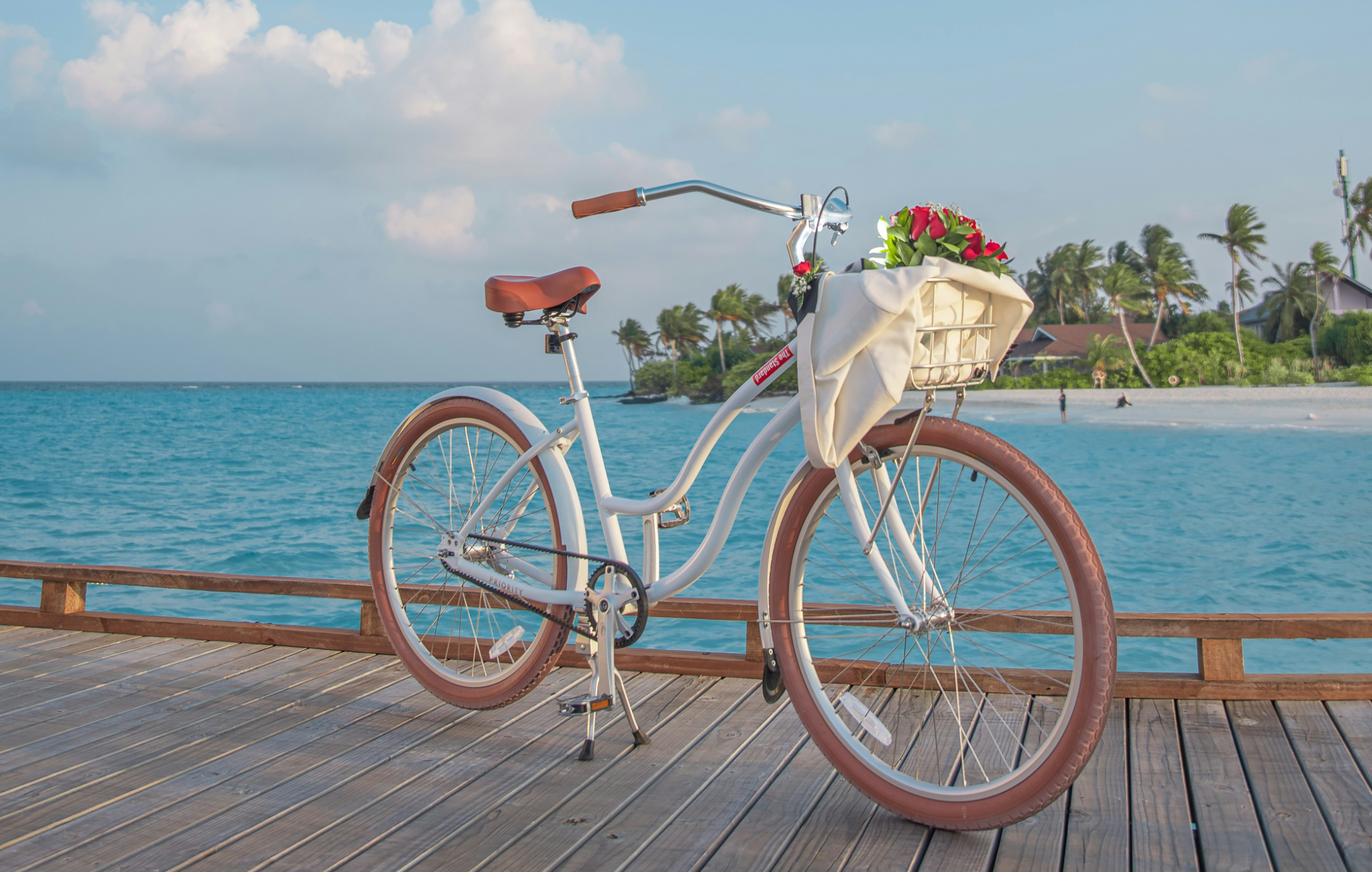 해변가에 있는 자전거