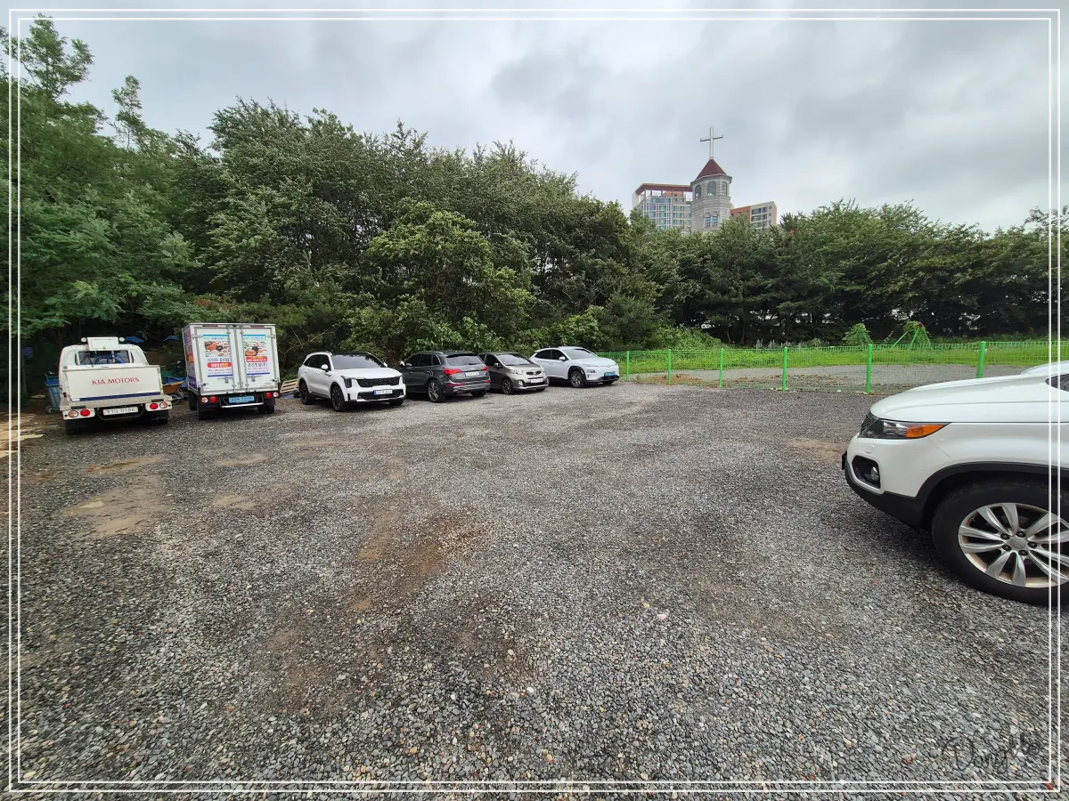 전라도-군산-가족여행-해산물-맛집-오른편-주차장