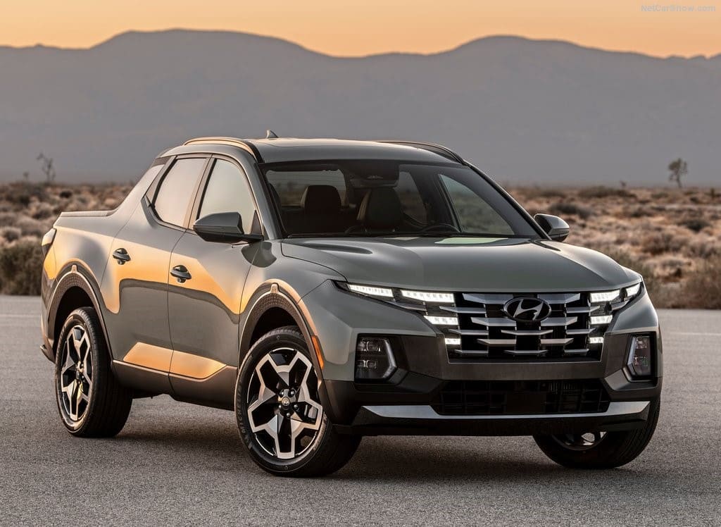 진한_회색의_싼타크루즈_전면