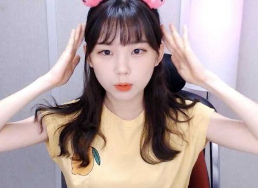 트위치 오킹 우정잉 연애 1년 만에 결별 헤어진 이유 나이 프로필 학력