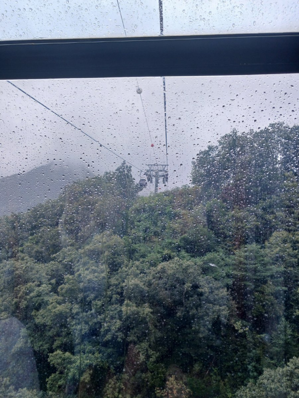 삼악산 정상을 향해 오르다