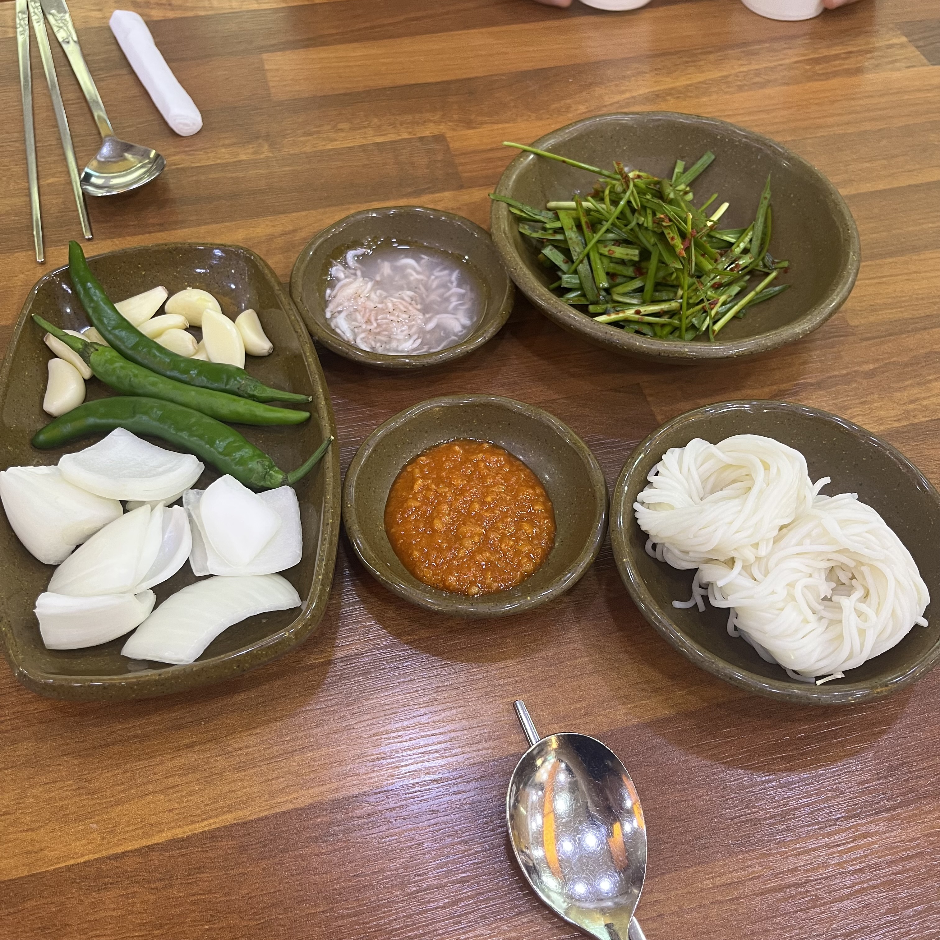 영진돼지국밥 기본반찬