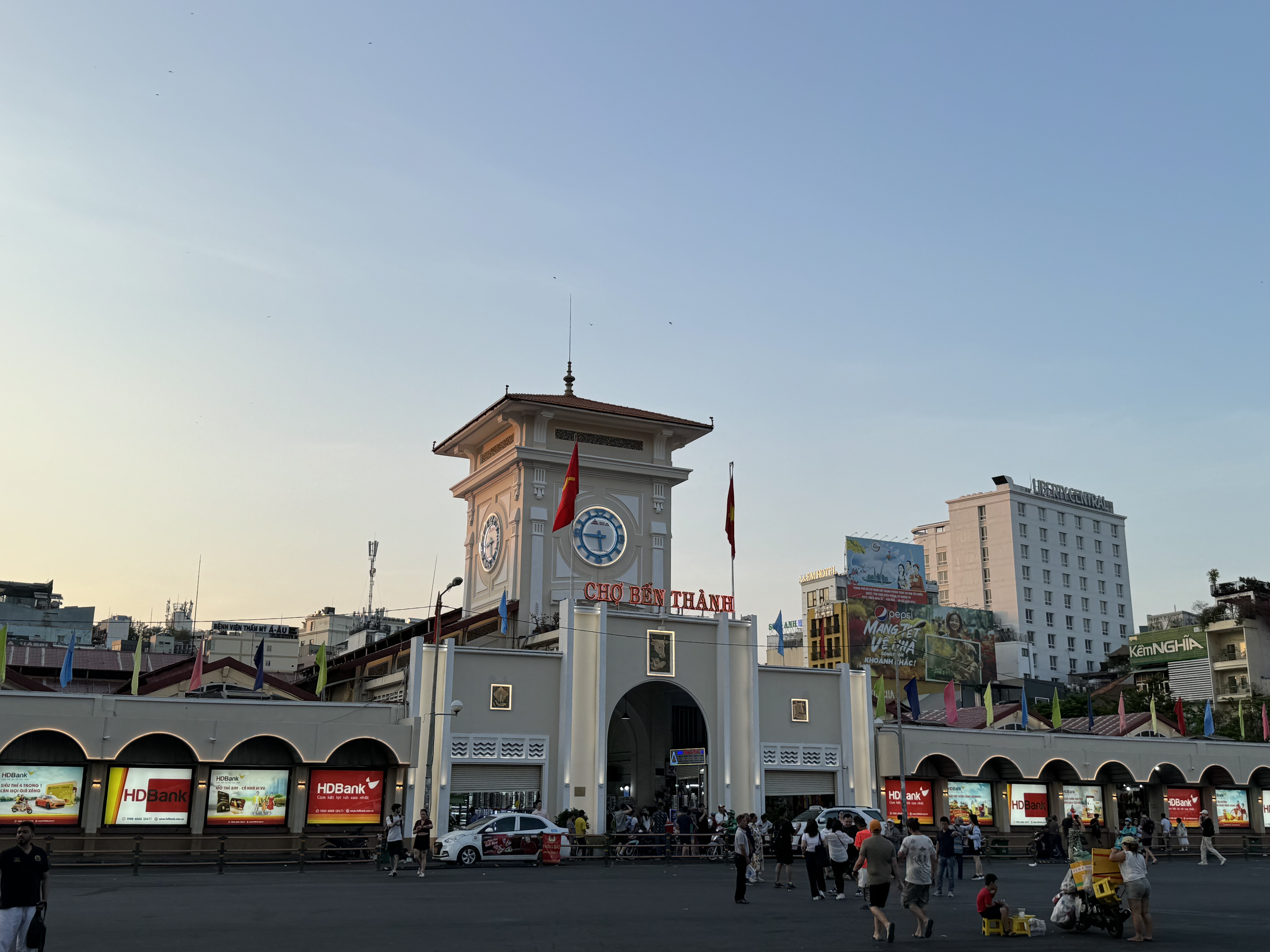 호치민 벤탄시장(Bến Th&agrave;nh Market)