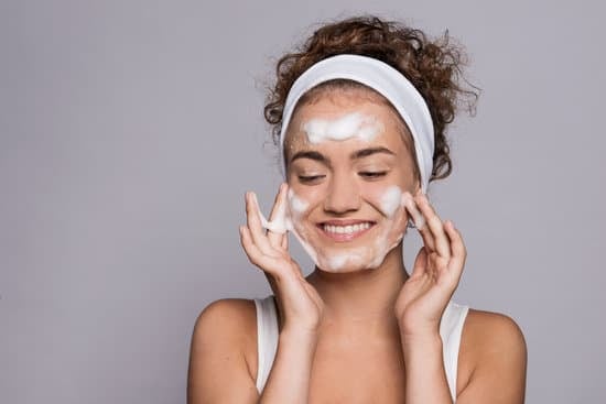 부위별 피부 시술 후 관리법 &ndash; 눈가, 볼, 입가 집중 케어 포인트