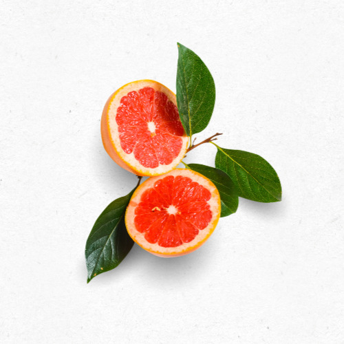 신선하게 껍질을 벗긴 자몽 조각